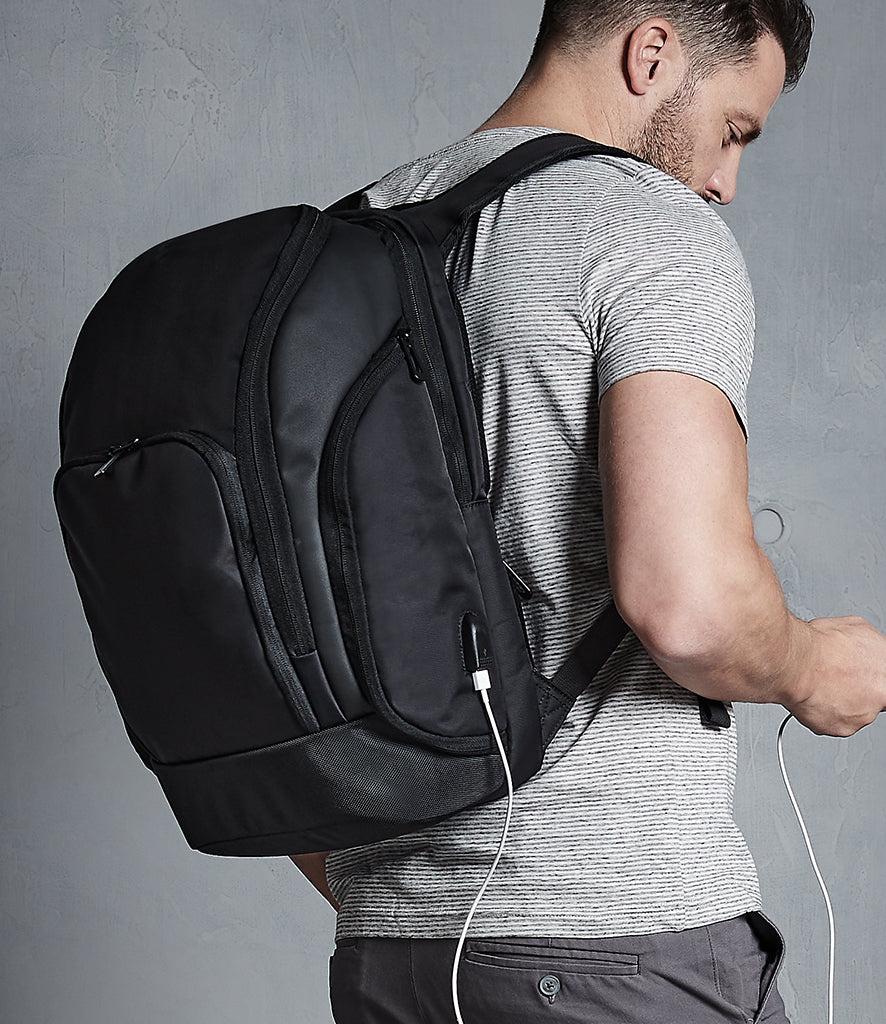 Quadra Pro-Tech Charge Backpack Quadra